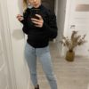 czarny sweter