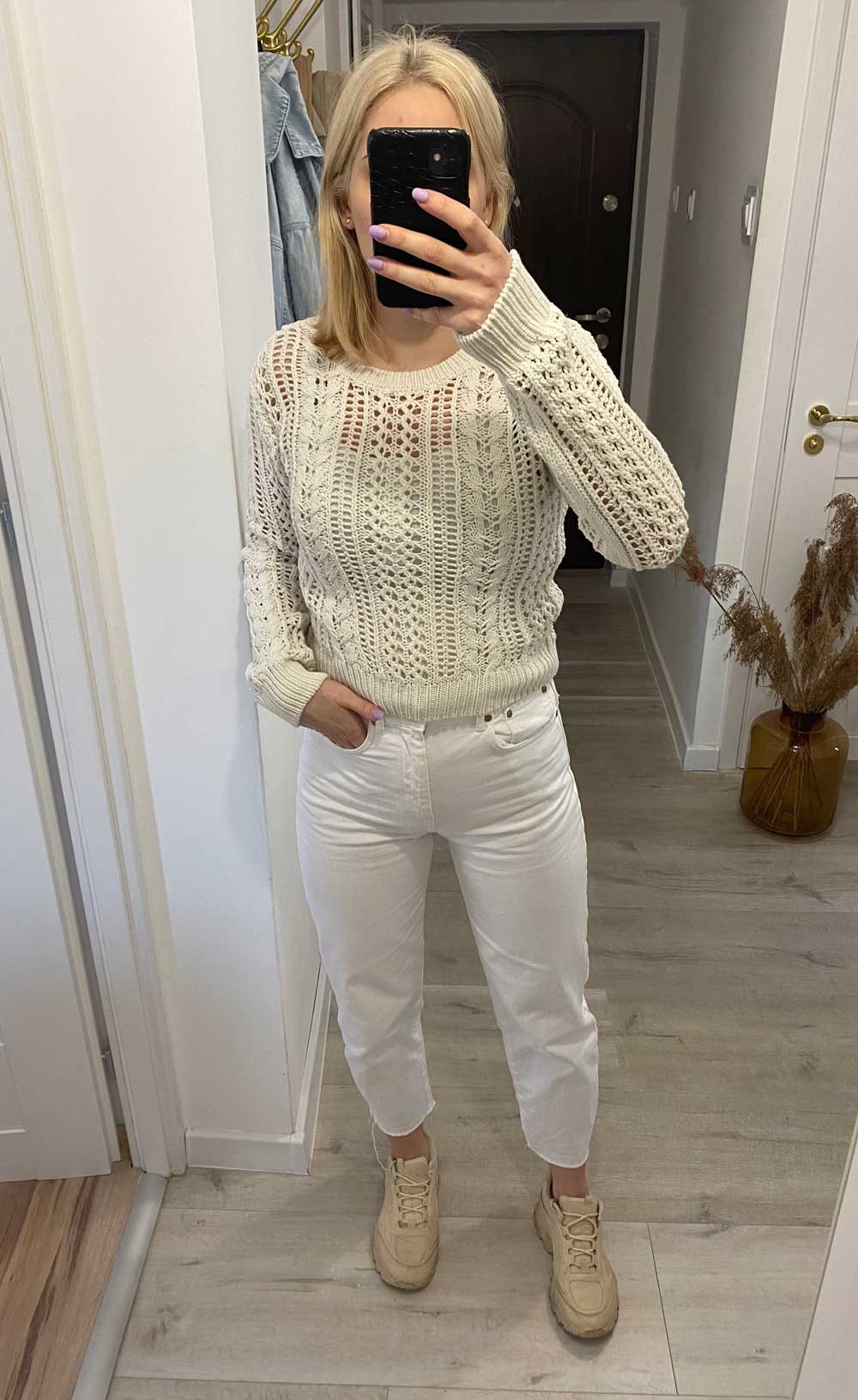 biały sweter bawełniany